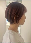 バイオレット系カラーとショートボブ