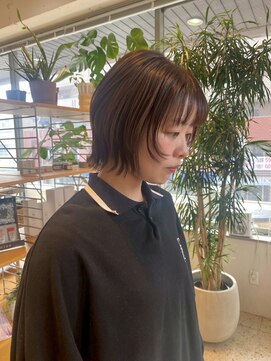 フローレン(FLOREN) 抜け感くびれショートボブ