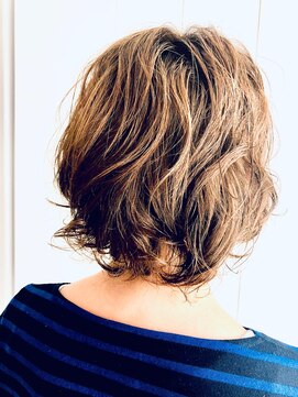 アンクス(anx) エアリー感をまとったカジュアルボブ