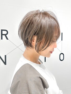 ハルキミナト ジャパン ヨコハマ(HARUKI MINATO japan YOKOHAMA) 束感可愛い丸みショート20代30代40代50代プラチナベージュ