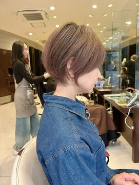 アース 大曽根店(HAIR&MAKE EARTH) earthショートレイヤーボブミルクティー丸みショートボブ