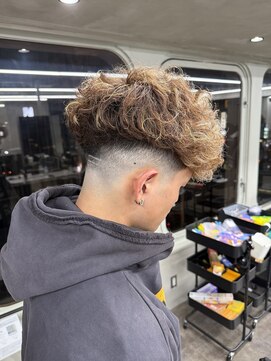 ニコ トウキョウ ロジック(nico TOKYO Logic) スキンフェードスパイキーショートパーマ短髪刈り上げ