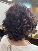 シェリー(Cherie) 癖を活かしたパーマ風スタイル