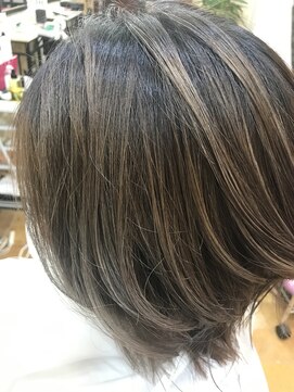 ビューテ(BIEUTE) 魅惑のグレージュ