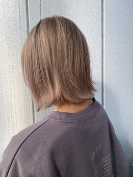 ノク(nok) クリアベージュ_エアリーミディホワイトアッシュ