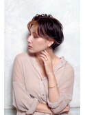 かき上げショートボブフェイスフレーミング