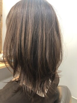 ツバサヘアーの写真/《透明感＆上品な白髪染めでお洒落を楽しむ♪》働く女性やママに大人気の白髪染め◎チラッと白髪もお任せ！