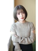 シルバーブロンドボブ　内巻きスタイリング
