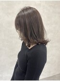 スモーキーアッシュグレージュ×外ハネ