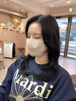 ユニ 表参道(uni)&nbsp;uni新野　ブルーブラック　レイヤーカット