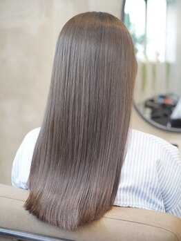 ソイルバイロミー(soil by ROMMY)の写真/話題の《髪質改善トリートメント》でダメージを受けた髪を内部から補修。憧れのさらツヤ美ヘアに♪