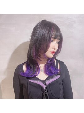 ウツギ(UTSUGI) ミディアムウルフ×2トーンインナーカラー