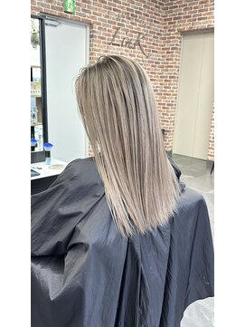 リンク(LinK) 白っぽくみえるシャドールーツ