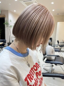 ヒビヲ(HIBIO) ショートボブハイトーンカラーミルクティーベージュダブルカラー