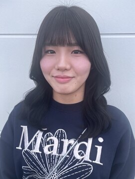 ポジ(poji) 韓国風　前髪カット　艶髪　くびれ巻き　サイドバング