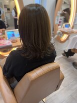 アドラーブル けやき通り店(adorable)&nbsp;大人可愛い艶カラーカーキベージュブラウンレイヤー