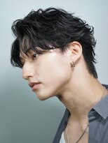 フィフス(fifth)&nbsp;韓国風センターパートフェザーショートビジネスヘア刈り上げ黒髪