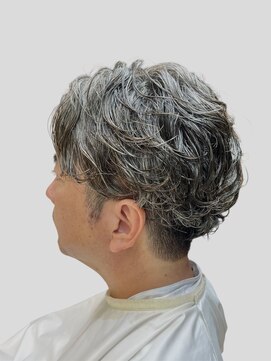 クオリス 上板橋店(QUALIS) 社会人◎白髪ぼかしルーズパーマで爽やかセンターパート