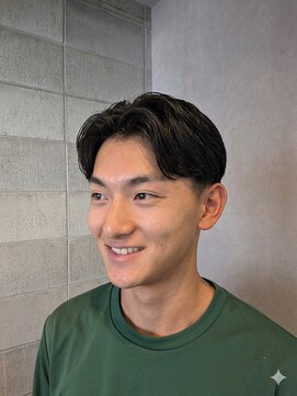 ワンワンオー バーバーショップ コンチネンタル(@110 BARBER SHOP continental) センターパート