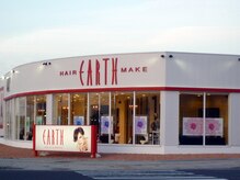 アース 八戸店(HAIR & MAKE EARTH)の雰囲気（駐車場も完備。店内は広々とした空間で、ゆったり過ごせます）