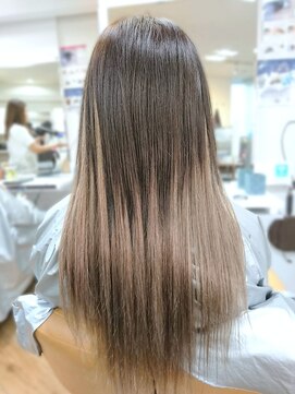 トゥエンティーフォー 泉大津店(24) エクステでつくるグラデーションカラー