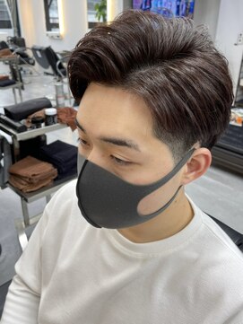 ショット 高槻(SHOT) サイドパートカチ上げバングスタイル　担当澤崎