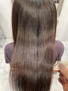 エスカーラ 表参道(THE ESCALA) @aidaman321/ゆるふわロング/センターパート/スイートAライン