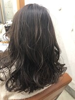 ユッカ エルア 武庫之荘南口(YUCCA elua)&nbsp;【elua by clap】大人可愛い20代30代40代白髪/グレイアッシュ