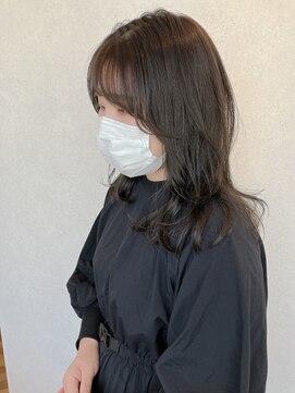 フォルメージ(formage) 軽やかミディアム×オリーブグレイカラー