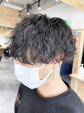 クオル 立川(QOL) 刈り上げマッシュ 波巻きパーマ