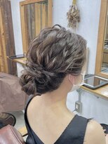 リッカ(RICCA)&nbsp;【パーティーヘアセット】波ウェーブローシニヨン♪