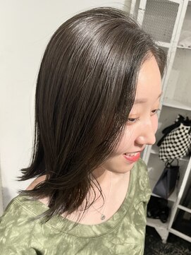 ココ 本八幡(KOKO) 黒髪クラゲヘアーオリーブグレー小顔ココアベージュミディアム