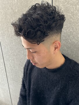 ニアウ 太田店(Niau) スペインカールメンズパーマメンズマッシュフェード群馬県太田市