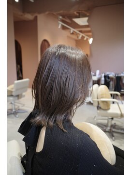 アイニティ 緑地公園(Inity) 透明感あふれる柔らかグレージュ♪