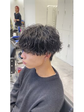 オーシャントーキョー 仙台(OCEAN TOKYO) 波巻きツイストスパイラル黒髪ツーブロック刈り上げマッシュ