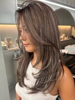 ヨロ 小岩(YOLO) ハイライトカラー海外レイヤーカットケアブリーチダブルカラー