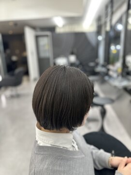 アルドーレフィエロ シンサイバシ(Ardore fiero shinsaibashi) 透明感のあるチョコグレー