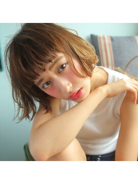 ベル 銀座並木通り店(Belle) セミウェットなヌーディーボブ