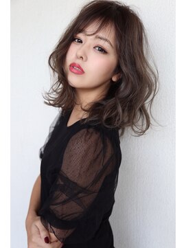 イソラブル(ISOLA-blu) 【ISOLA-blu】ダークグレー×柔らかふわミディ