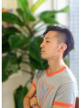 イール(Ir) ツーブロックとアシメントリーのオシャレなリーゼント