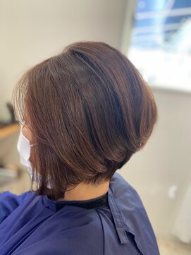 エレメント(element) 高さを出した前下がりボブ☆佐藤　浩☆