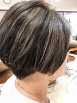 ビーハイブ ギフト(BeeHIVE GIFT) ハイライト ショートボブ