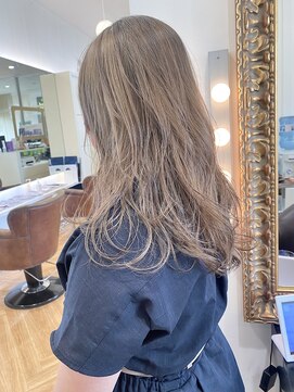 コワファースト  させぼ五番街店(COIFF1RST) ハイライトたっぷりアッシュベージ