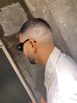 フランクスバーバーザスタンド(Frank’s barber the stand) ハートクロップスキンフェードE