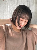 シスタ(SISTA) 黒髪切りっぱなしぱっつん前下がりボブ