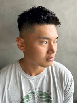 ザ マイル(The mile) アップバングフェードメンズカットショートアッシュブラック