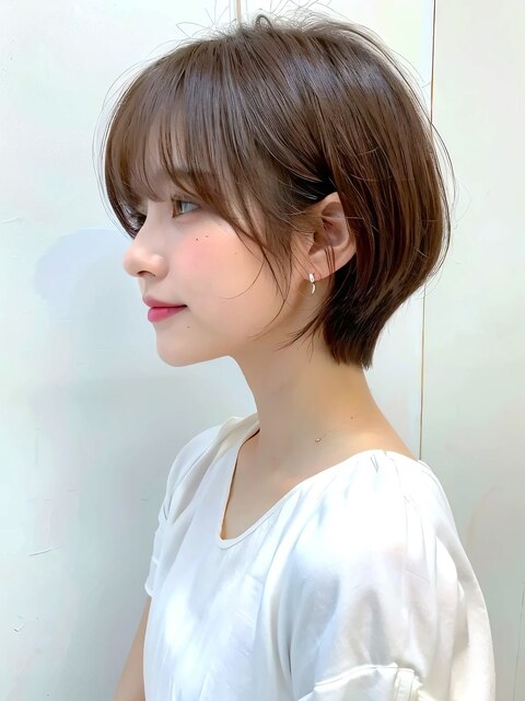 春夏ヘアカラー ふわっと丸みショートボブ くびレイヤー前髪あり