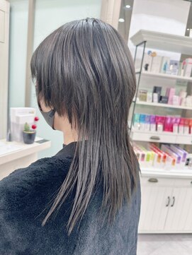 ヘアーワークス ボナ(HAIR WORKS bona.) イケメン女子の前上がりウルフ+透明感ハイライト