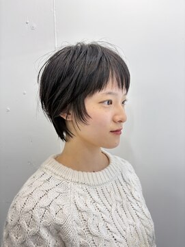 エスカーラ 町田(THE ESCALA) 20代30代ショート前髪あり前髪なし顔周りレイヤーカットオリーブ