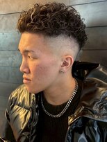 ディスイズバーバーセカンド(THIS IS BARBER 2nd)&nbsp;フェードカット メンズパーマ 波巻きパーマ スパイラルパーマ
